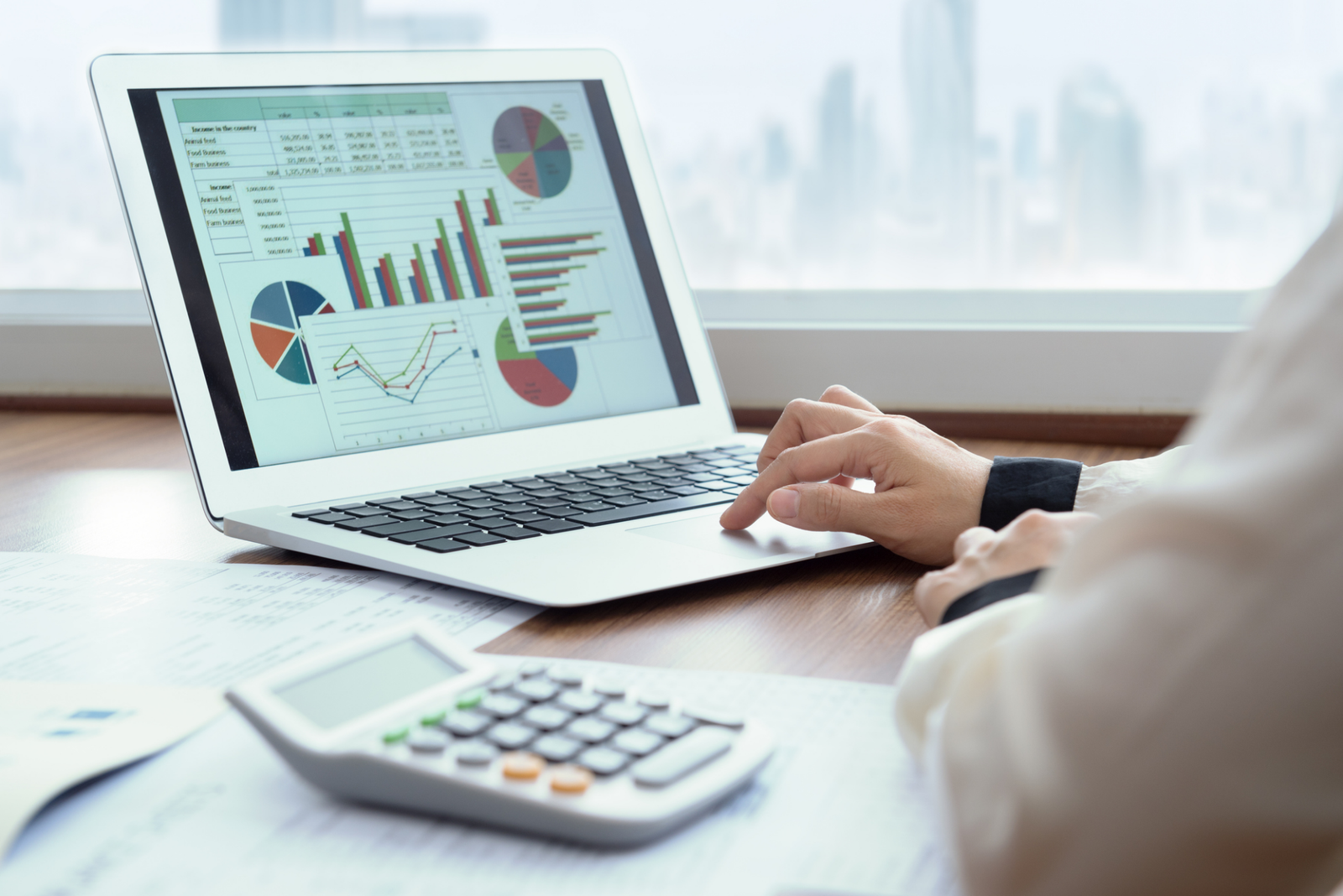 Corporate Payroll Services vs. DIY Payroll: A Cost-Benefit Breakdown for LA-Area Businesses